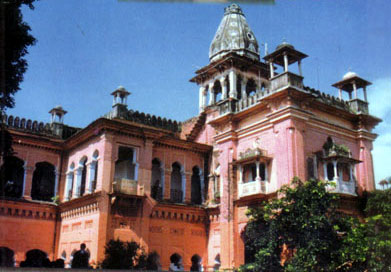 D A V College Kanpur Photos