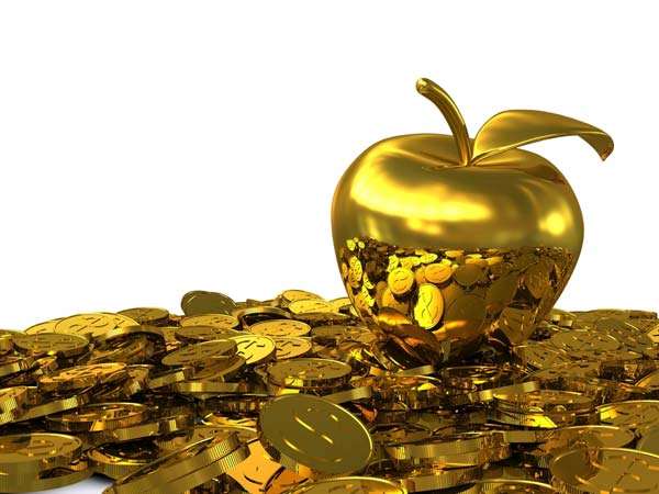 Gold Hits Four-Month Peak as Dollar Index Slumps to Lowest in 3 Years