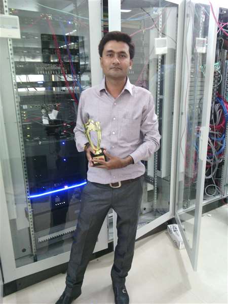 Desktop ,Hardware & Networking and Server engineer 