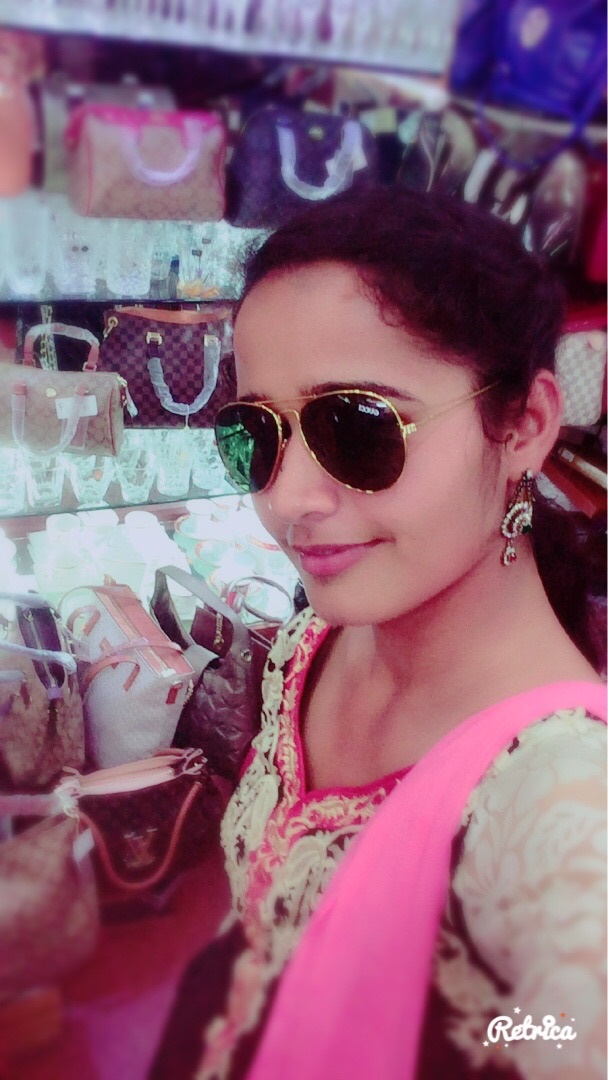 Komal  Keshwar