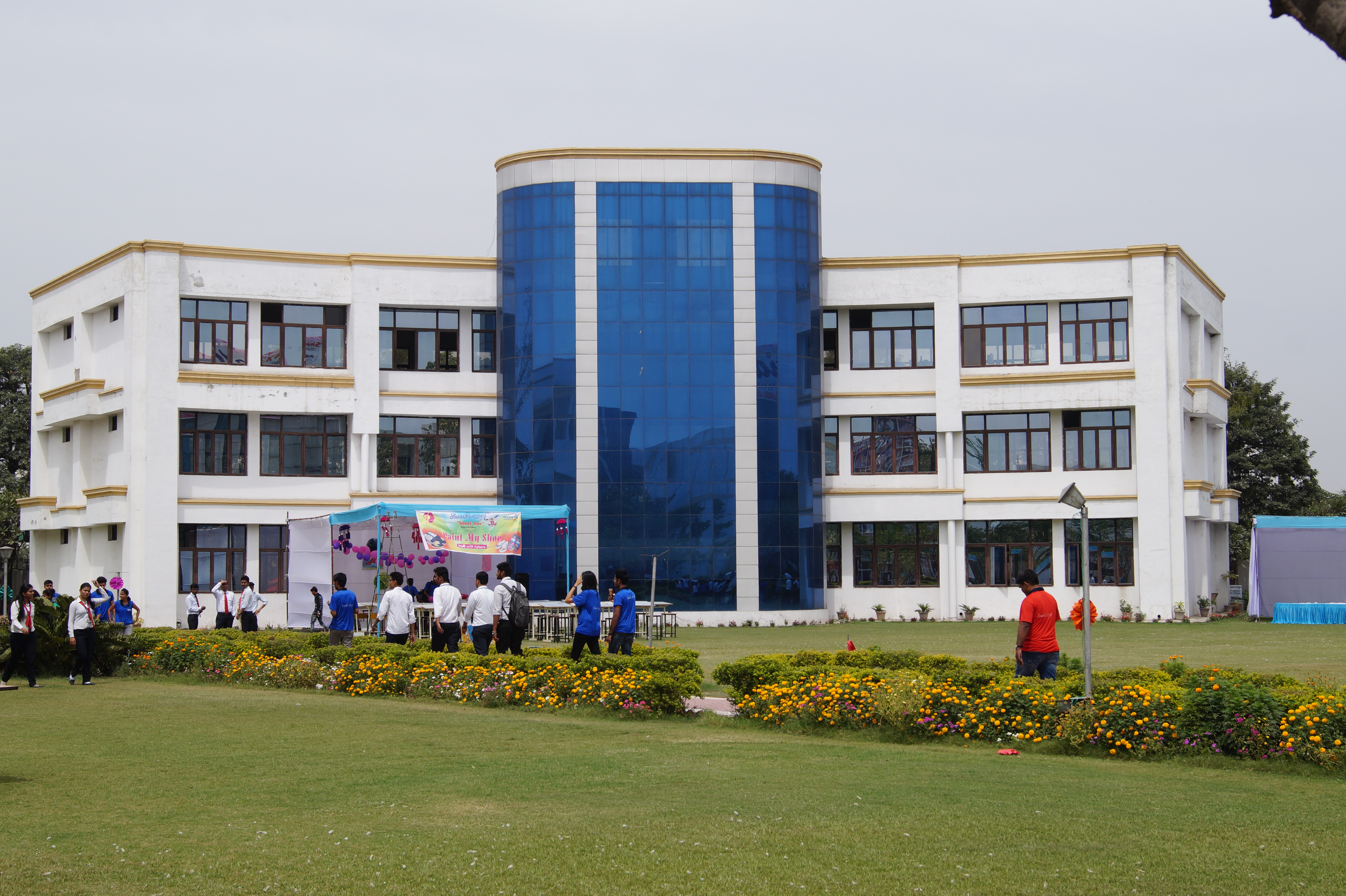 IMPORTANCE OF EXTRACURRICULAR IN COLLEGE LIFE | Invertis University